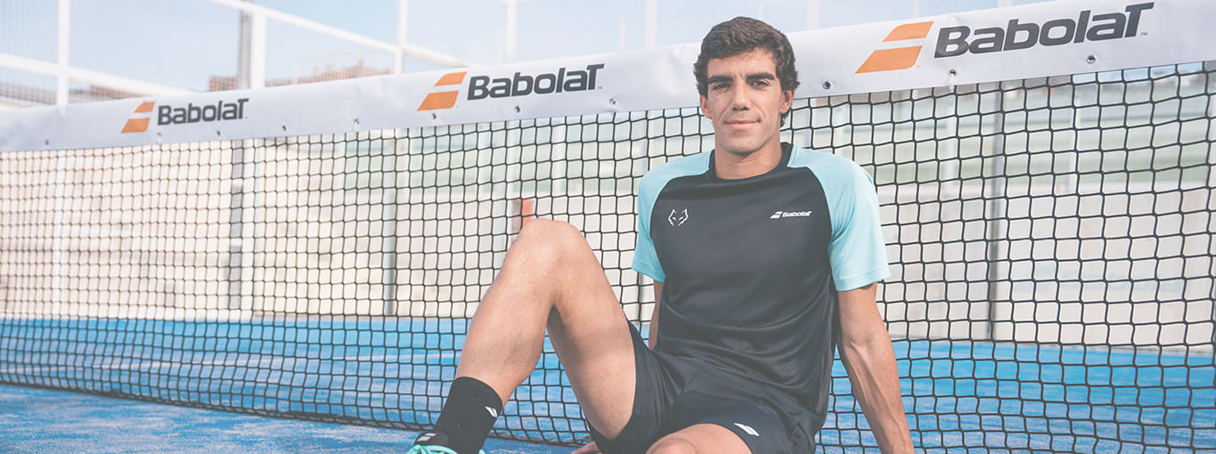 Buy now online the products of the Babolat padel collection